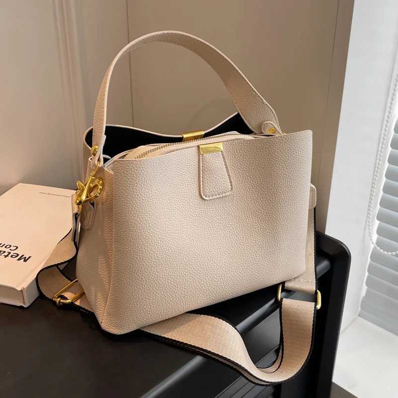 2024 New Fashion Handbags High end and Western Style Summer Paradigm Horizontal Bucket Bag Y250315