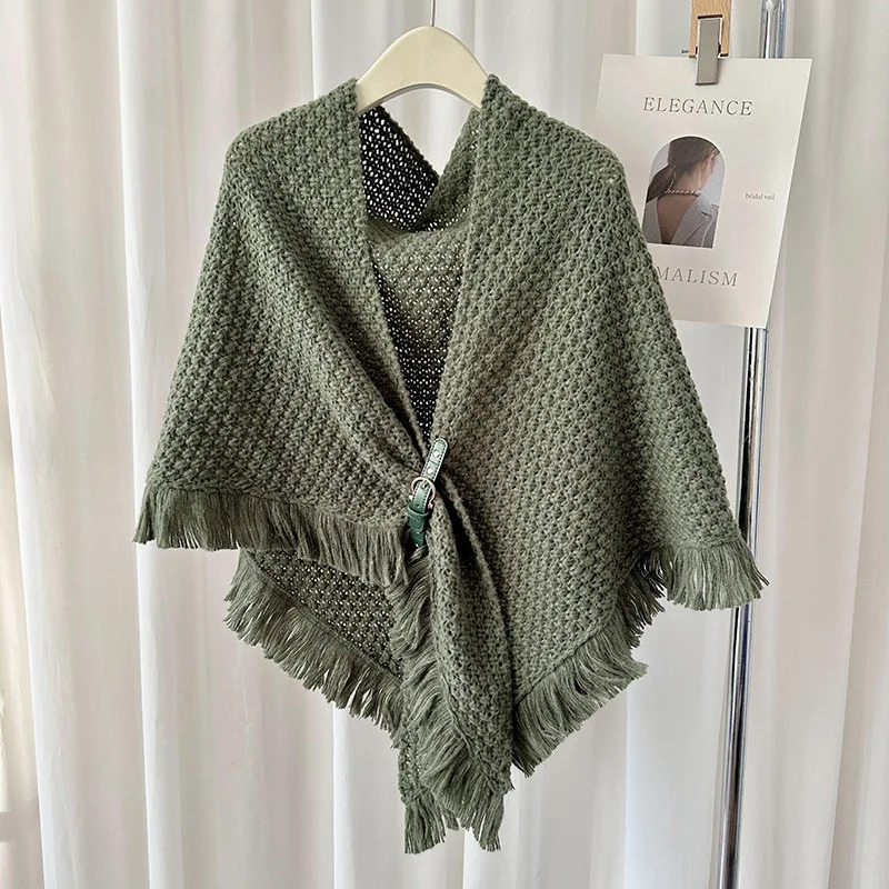 Autumn and winter warm leather buckle cape knitted cape Korean version of the fashion triangle network red buckle scarf 250314