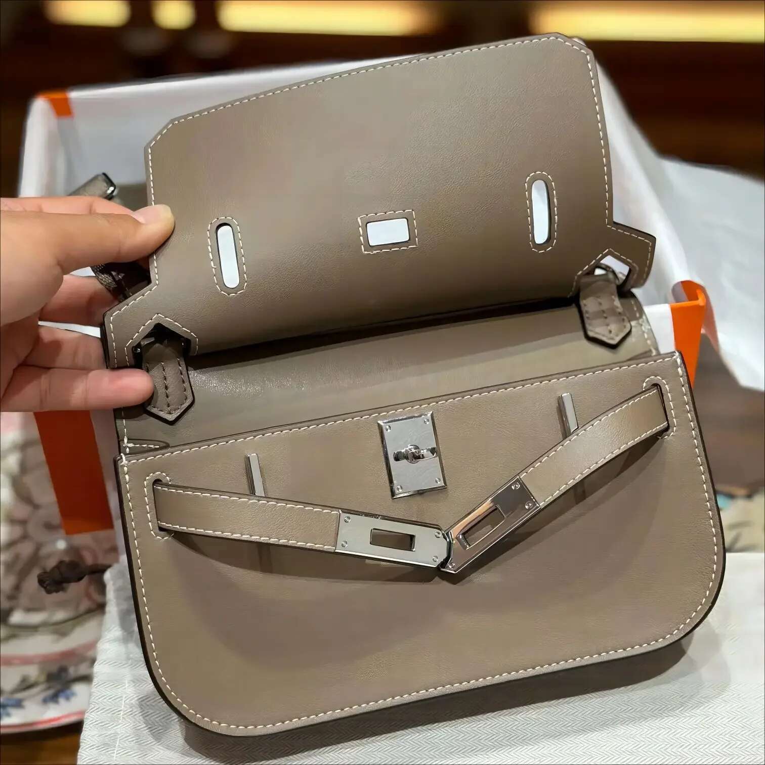 2025 New High-End Fashionable Versatile Genuine Leather Jipai Single Shoulder Crossbody Universal Men's Women's Bag