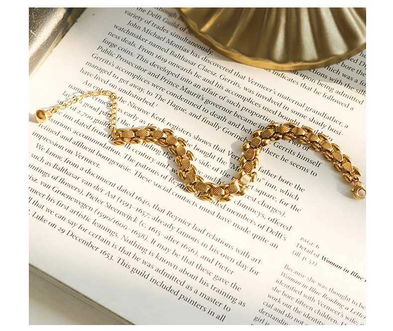 Titanium with 18K Gold Band Chunky Bracelet Womens Jewelry Party T Show Runway Chic Dress Jan Korean FashionXJ250315