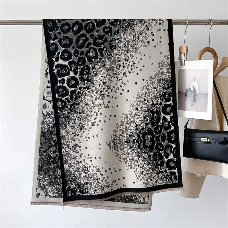 cashmere womens floral scarf winter warm shawl and wrap Bandana Pashmina womens Foulard square thick blanket raincoat 250314