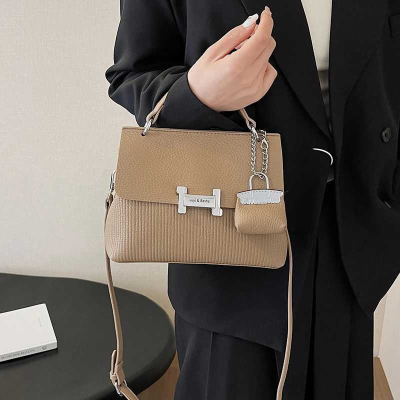High-End Leather Shopper Bag For Women - Elegant Retro Tote With Letter Large Capacity Design Y250315