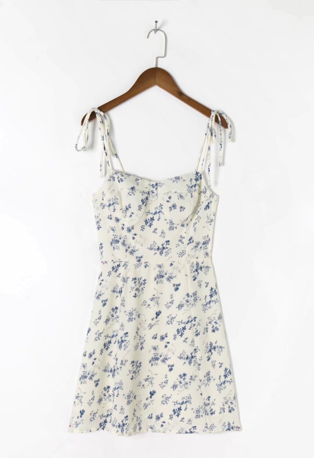 2023 French Floral Print Dress, Summer Women's Suspender Tie Up V-Neck Waist Slimming A-Line Skirt, Short Skirt For Women