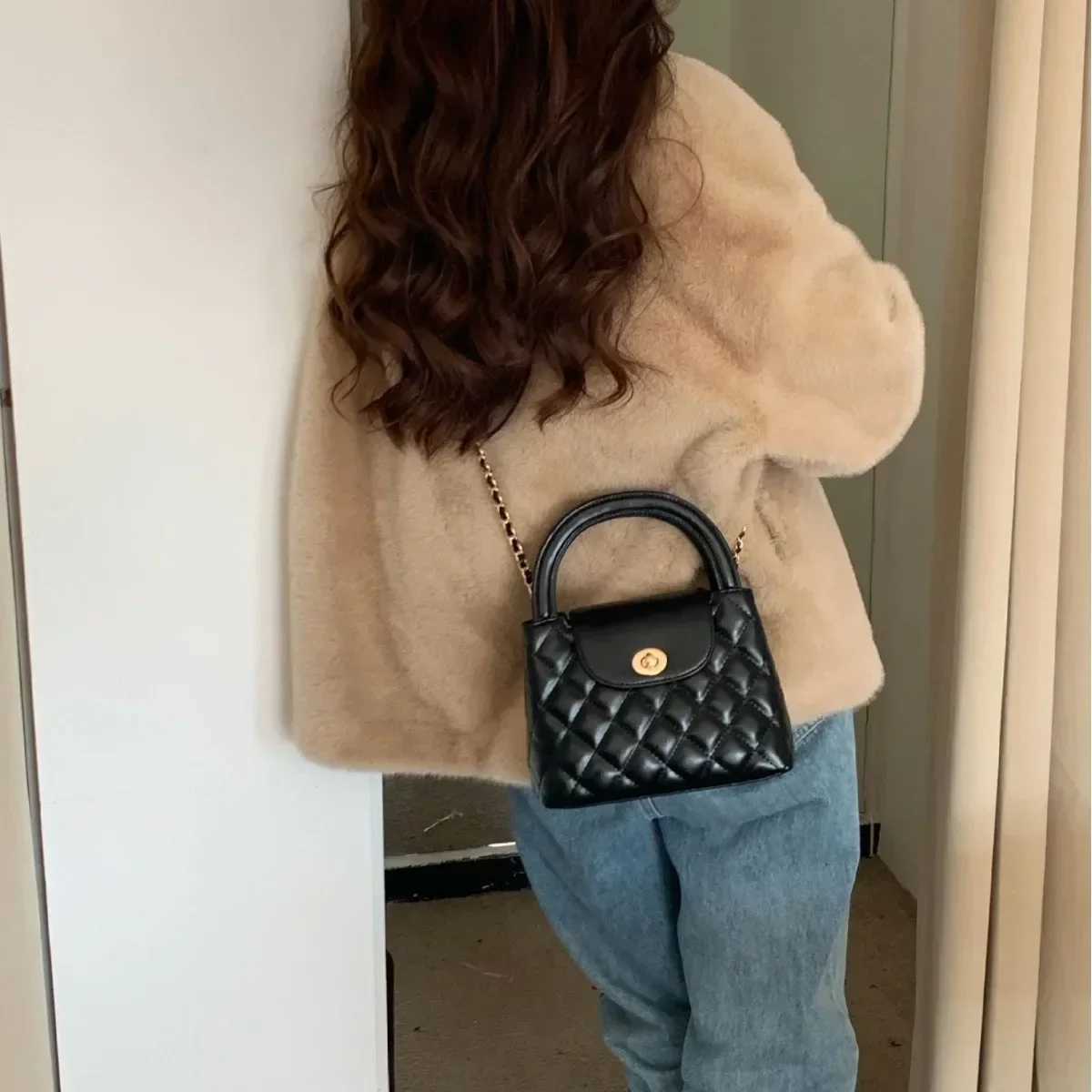 Handbag luxury womens bag adult womens bag fashion trend version high-end diamond mesh perfume small bag fashion Y250315