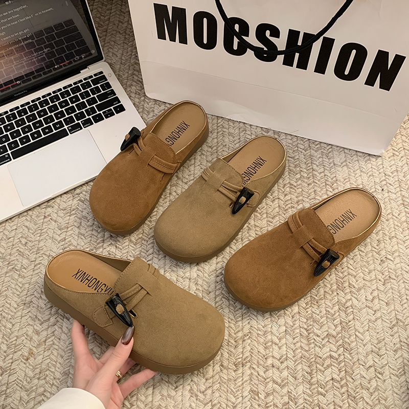 Stylish Women's Slip-On Slippers - Versatile Design with Soft Soles for All Seasons