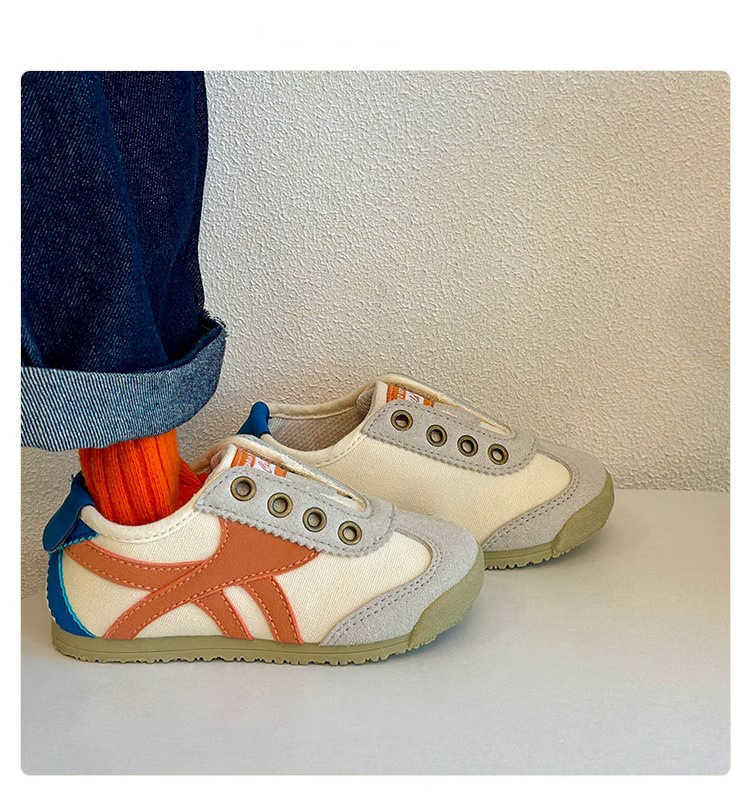 Athletic Outdoor Childrens canvas 2025 spring new style for boys and girls soft soled comfortable casual board kindergarten indoor shoes C260130