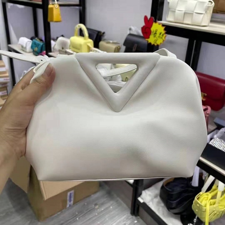 Candy Colored Inverted Triangle Cloud Pleated Clip Hand-Held One Shoulder Crossbody Dumpling Bag, Women's Bag