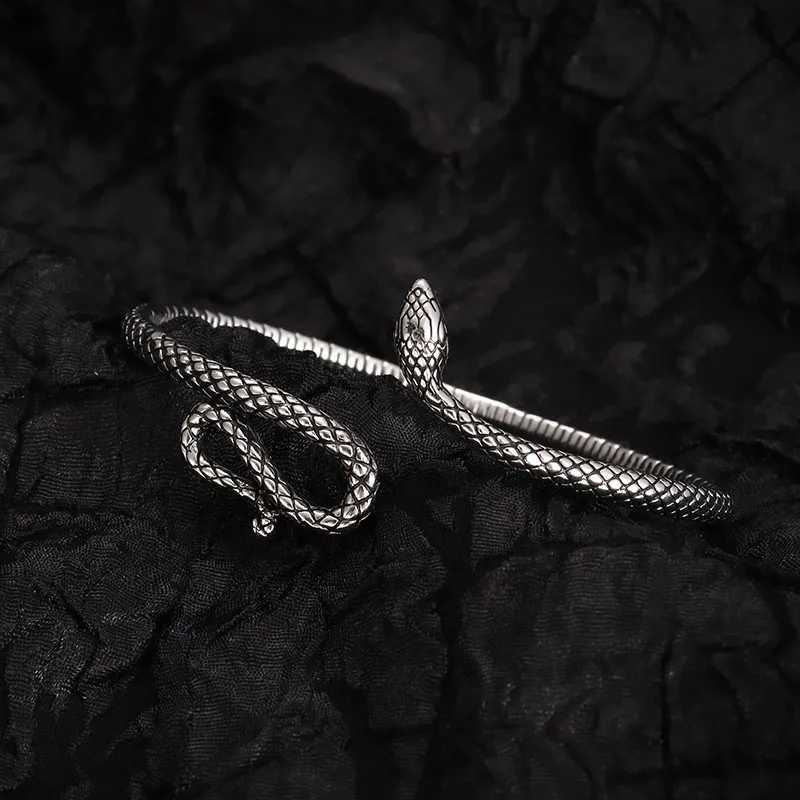 Vintage Fashion La Opens Adjustable Snake Bracelet with Totem Texture Animal BraceletXJ250315