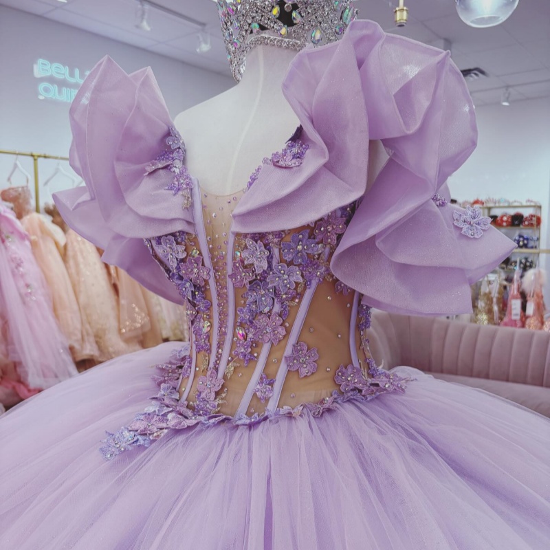 Light Lilac Off Shoulder Quinceanera Dresses Applique Lace Beads Tull Tiered Corset Party Birthday Sweet 16 Dress Vestidos 15 de anos