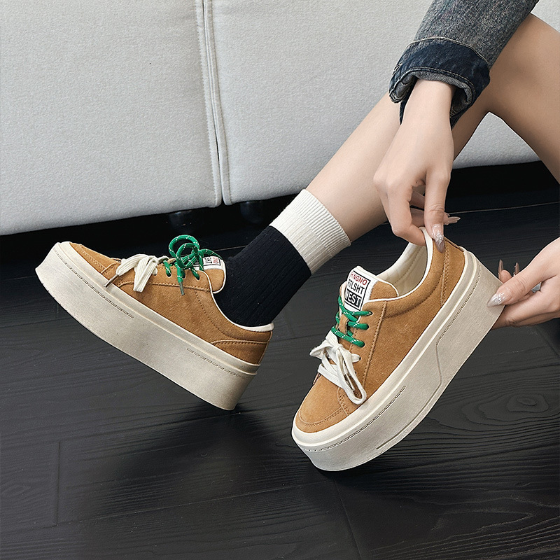 Thick soled board 2025 spring new two tone lace up bread shoes, leather small height casual shoes ddmypanda