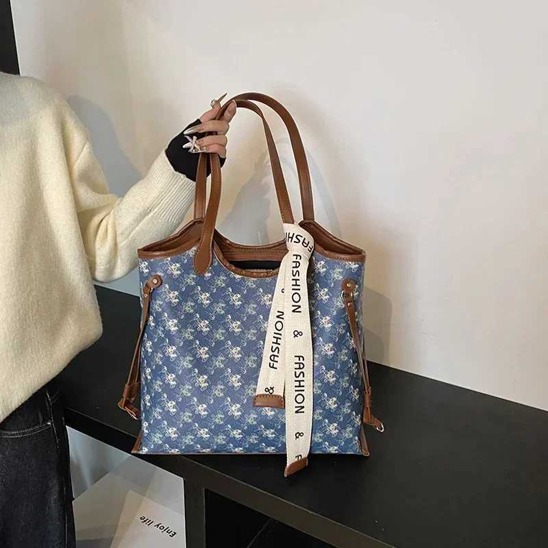 Elegant Leather Clutch Bag For Women - Vintage Inspired Crossbody Purse With Minimalist Parisian Design Y250315