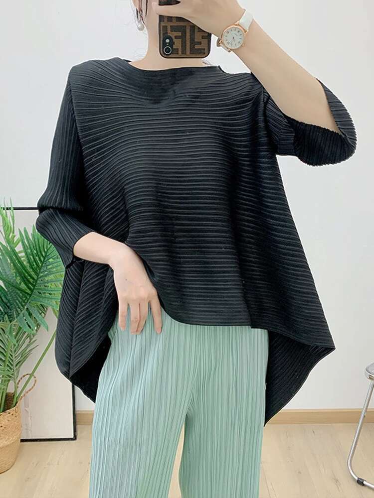 GVUW Pleated Blouse For Women 2025 New Spring O-Neck Three Quarter Sleeve Solid Color Loose Casual Shirt Female Elegant 17G2471