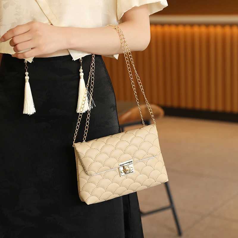 Womens Bag 2024 Simple Embossed Small Square Bag Foreign Trade Wholesale Small Bag Diamond Chain Bag Y250315