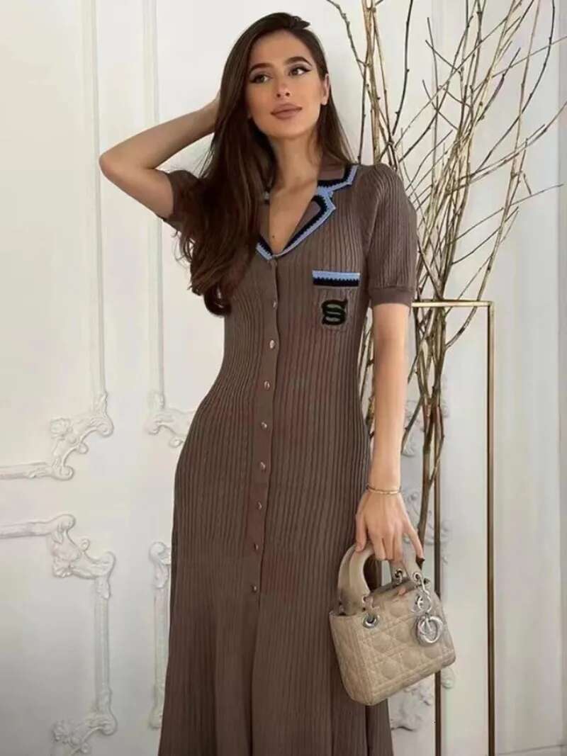2024 Summer Elegant Slim Knitted Dress Women's Letter Single Breasted Long Sleeved Designer Vintage Dresses White Autumn