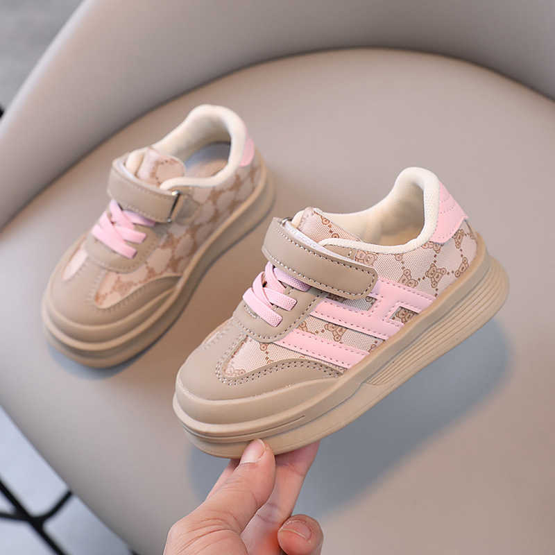 Athletic Outdoor Female baby walking shoes 2025 Spring and Autumn new baby shoes soft soled toe wrapped airplane shoes 1-3 year old boys board shoesY2