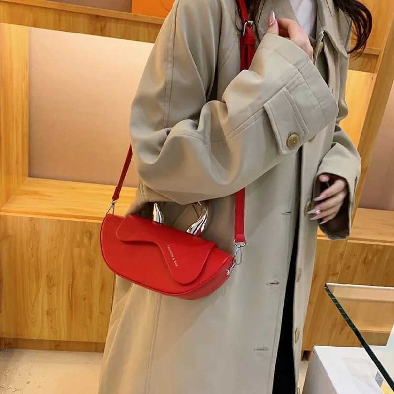 Sewing thread solid soft shoulder bag fashionable 2024 high-quality womens buckle indoor company Pu womens handbag Y250315