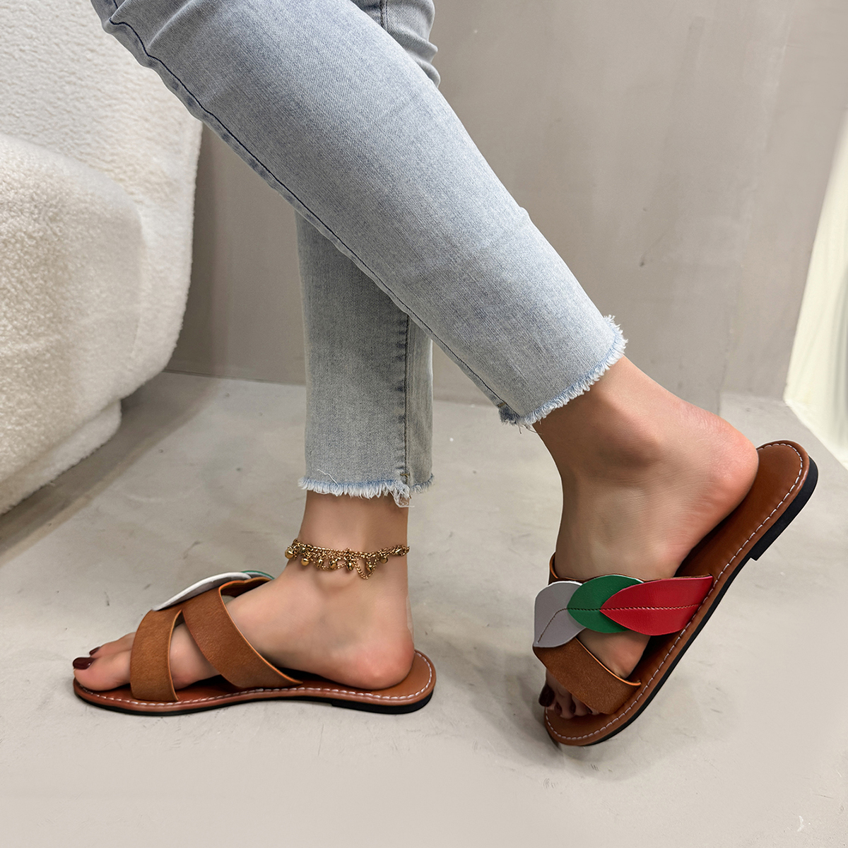 Stylish Women's Flats - Breathable Open-Toe Sandals Perfect for Warm Weather