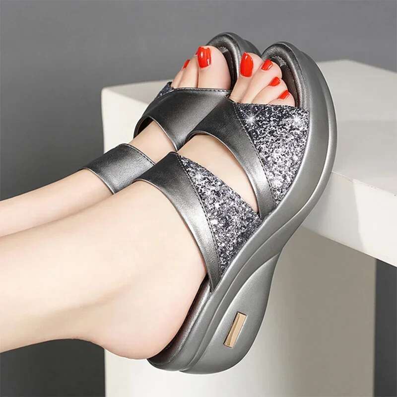 2024 New Women Summer Slippers Ladies Glitter PU Wedges Shoes Female Casual Sgbacks Sandals Comfortable Platform Woman