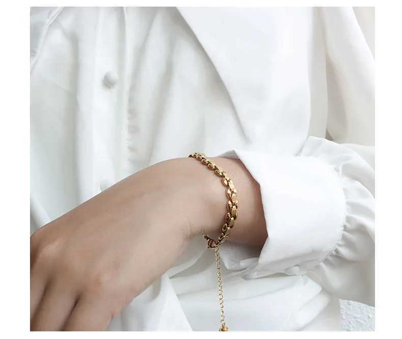Titanium with 18K Gold Band Chunky Bracelet Womens Jewelry Party T Show Runway Chic Dress Jan Korean FashionXJ250315