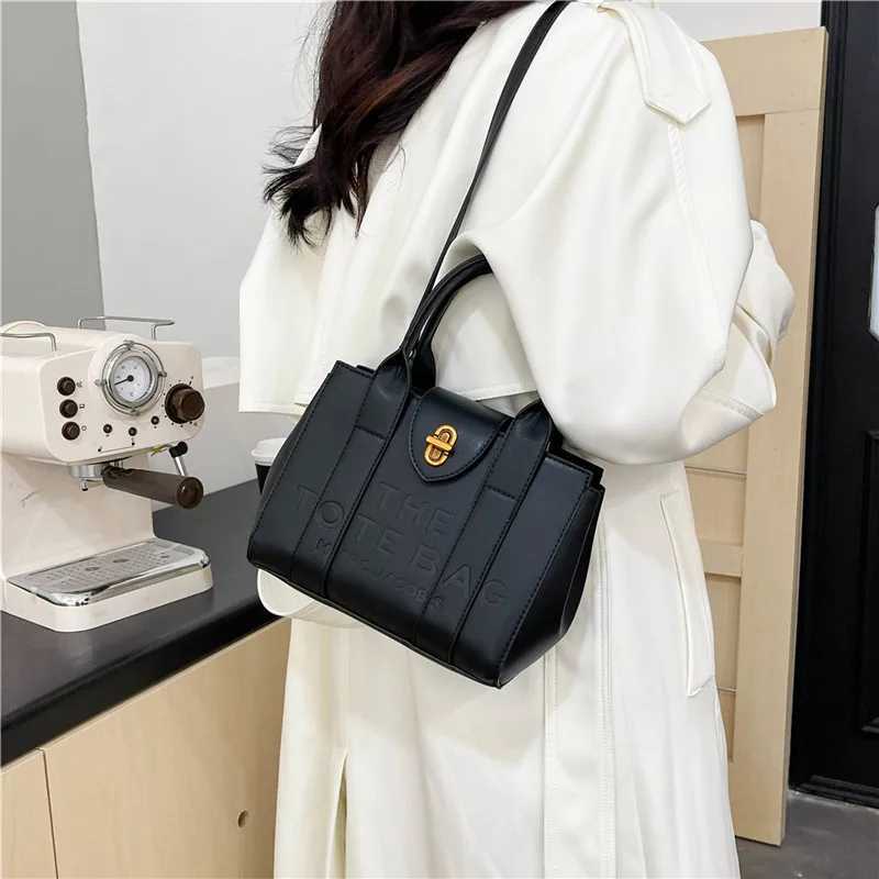 Elegant leather handbag womens handbag designer messenger bag luxury shoe bag cross shaped bag Y250321
