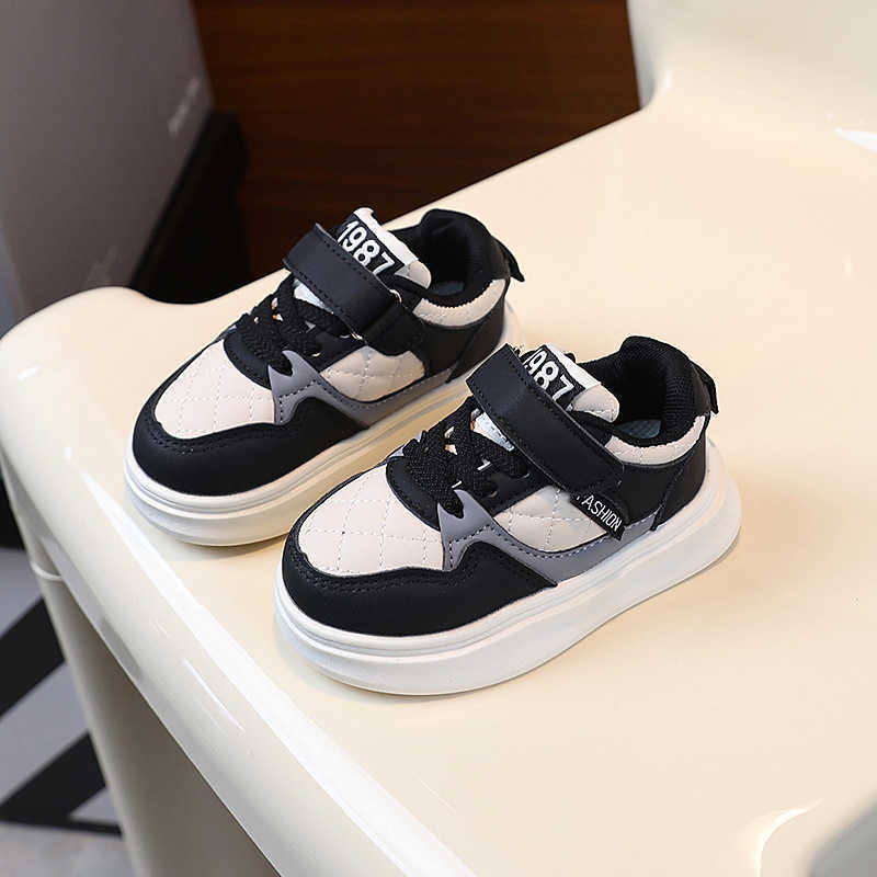 Athletic Outdoor Childrens Spring Autumn New Baby Sports Casual Thick soled Board for Boys and Girls Fashion Running Shoes H260130