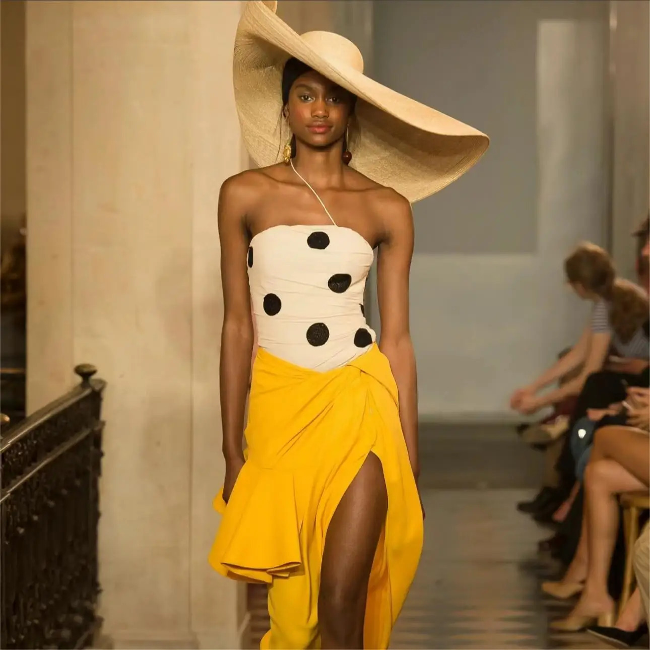 70cm Oversized Wide Brim Sun Hat Travel Large UV Protection Beach Straw Hats Womens Summer Floppy Foldable Chapeaux Wholesale 250314
