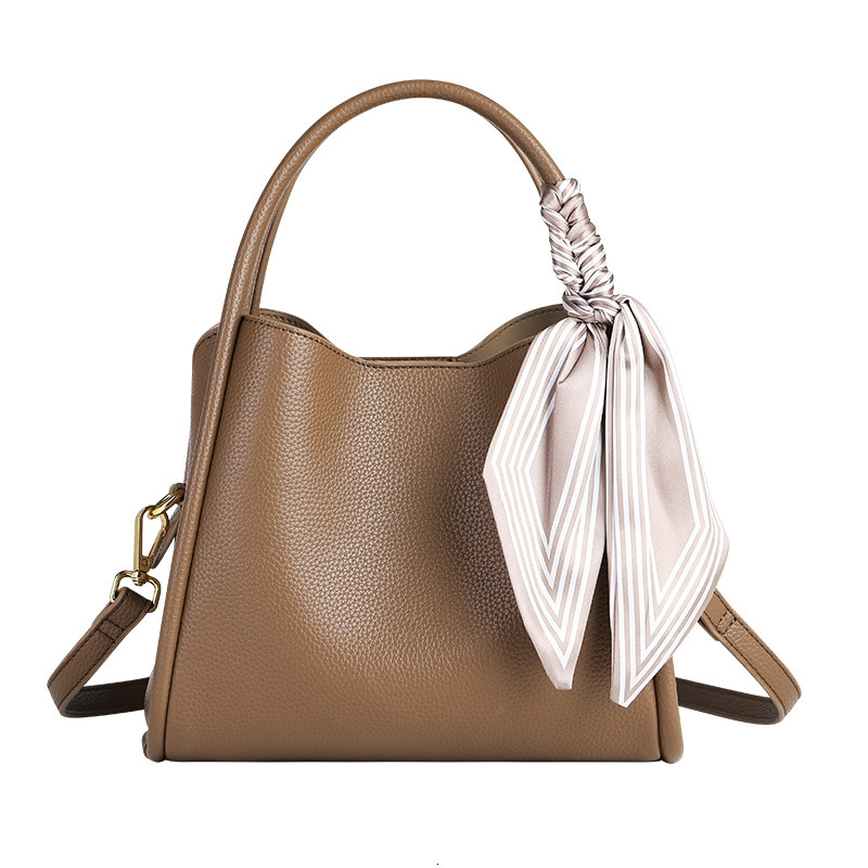 Genuine Leather Women's 2024 New Trendy Vegetable Basket, Hand-Held Water Bucket Bag, Fashionable And High-End Single Shoulder Crossbody Mother&#