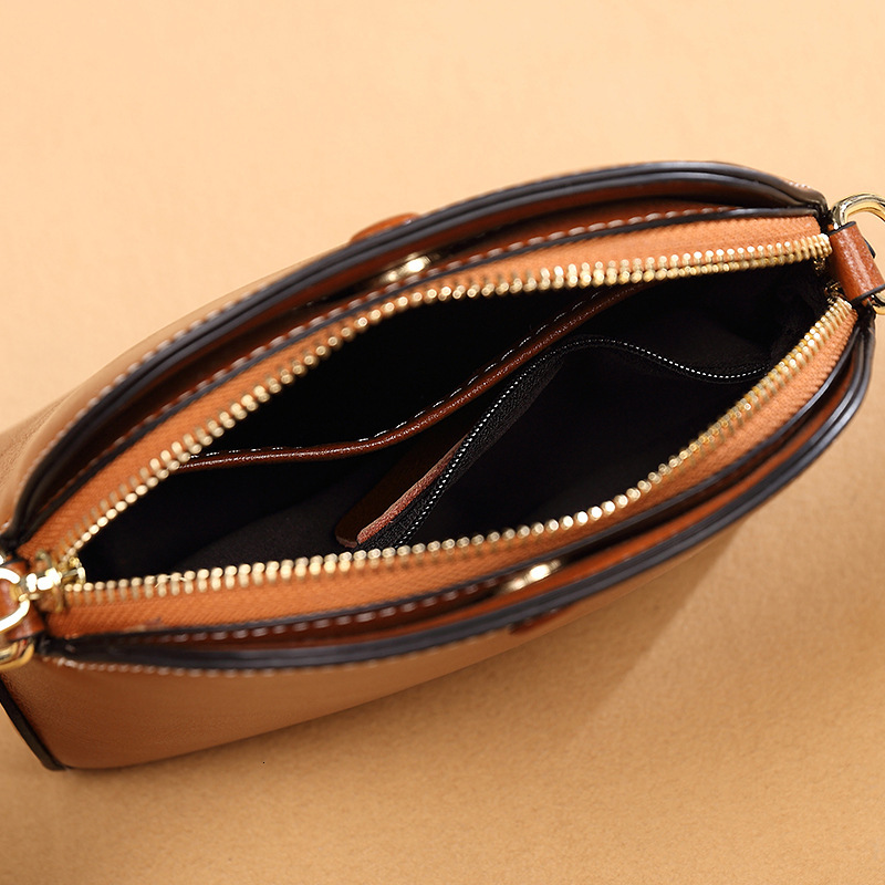 2024 Spring/Summer New Niche Phone Fashionable, Versatile, Simple, Portable, Single Shoulder, Crossbody Bag, Casual Oil Wax Leather Bag