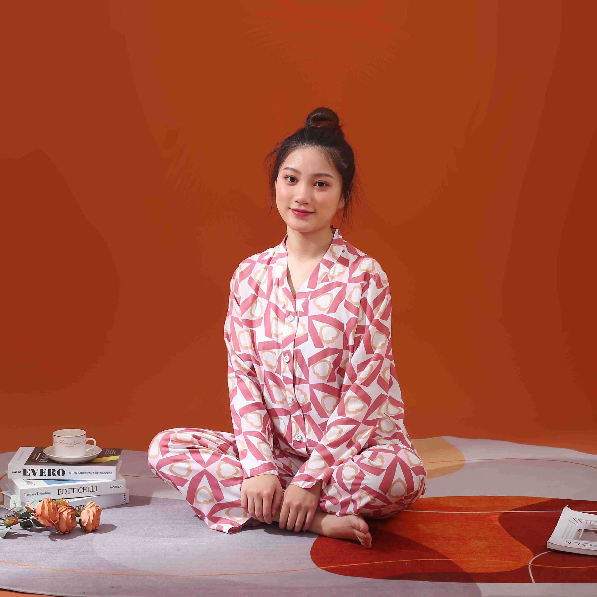 B886-Spring and autumn pajamas women's pure cotton long sleeves with chest pads with bra pads home clothes can be worn outside suits
