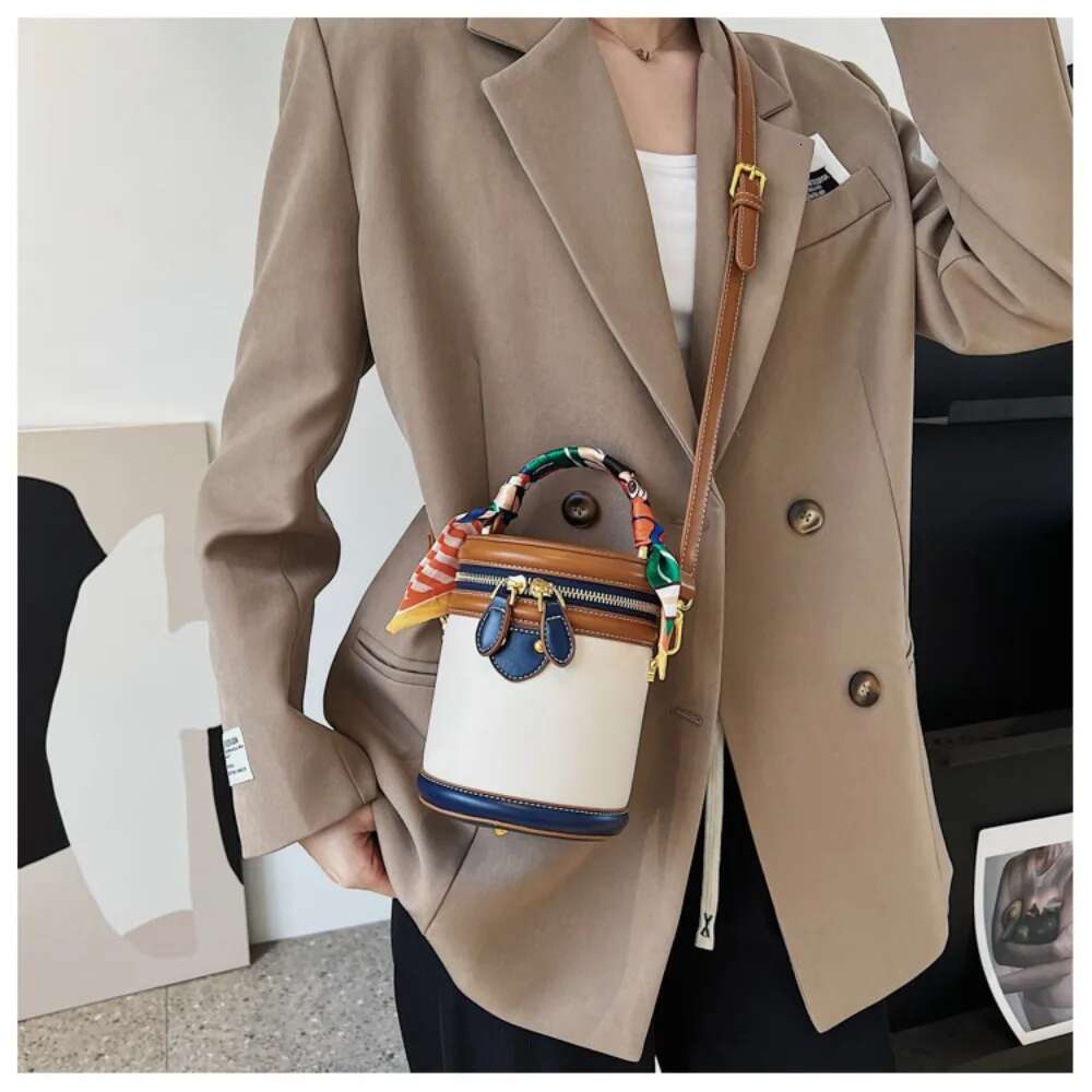 Fashion Women PU Leather Portable Cyder Bucket Crossbody Large Capacity Hand Bag For Travel Shopping