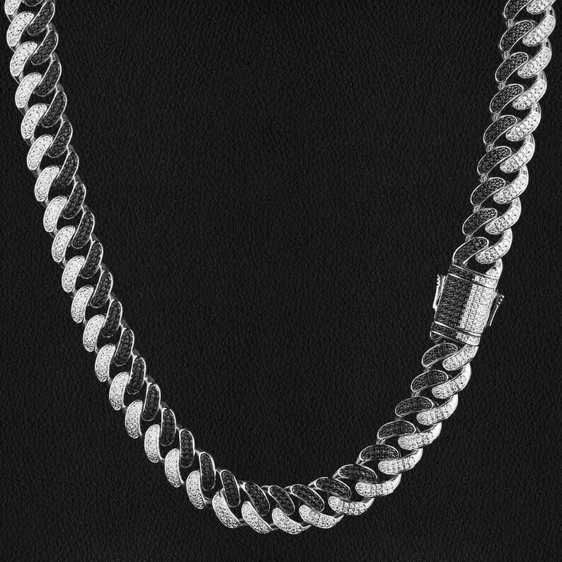 VVS Moissanite Hiphop Iced Out 12MM Sterg Sier Black and White Custom Cuban Chain