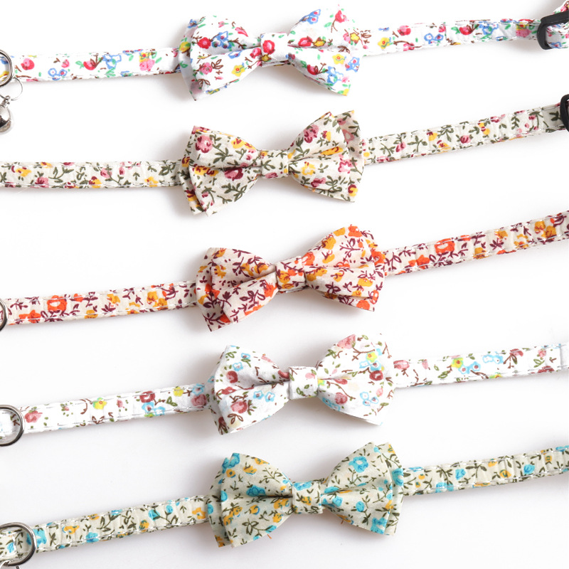Breakaway Cat Collar with Cute Bow Tie Bell, Small Floral Fragments Cat Tie for Male Female Soft Light Kitty Kitten Collar Ideal for Girl Cats Boy Mal