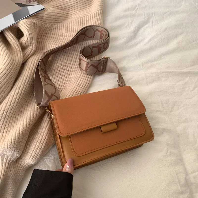 Wide Straps Shoulder Bag Flap Small Crossbody Bags for Women Simple Classic Handbags for Women Sac A Main Femme bag women Y250315