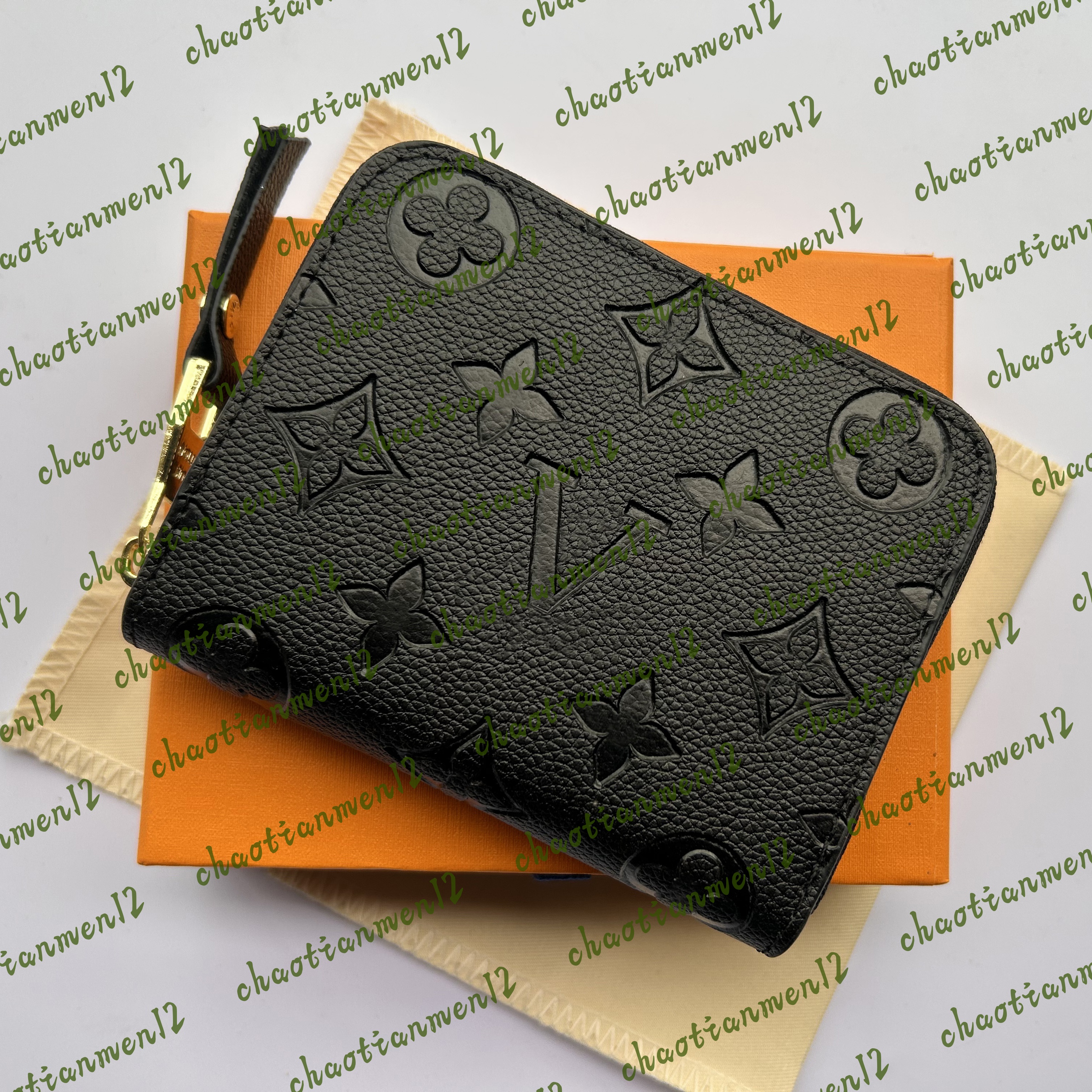 Single zipper WALLET the most stylish way to carry around money cards and coins men leather purse card holder short business women wallet M66067