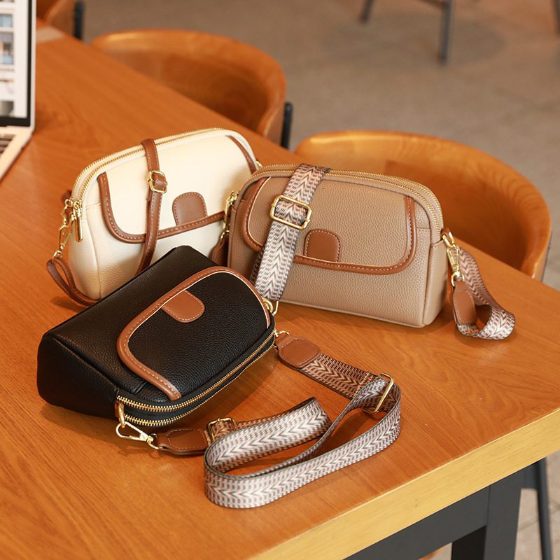 Mobile Phone Women's 2024 New Stylish Wide Strap Premium Texture Single Shoulder Crossbody Small Square Bag