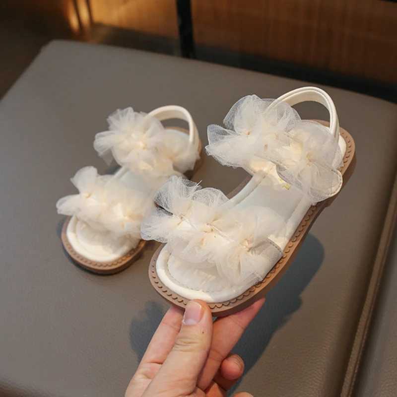 Girls Sandals Summer New Childrens Princess Shoulder Strap Dress Sandals Fashion Open Toe Lace Bow Childrens Flat Shoes Wedding PartyT250315
