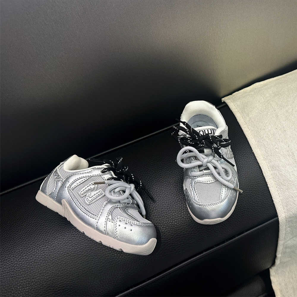Athletic Outdoor Childrens sports shoes autumn new 2025 boys fashionable casual shoes girls soft soled running shoes mid to large childrens trendy sho