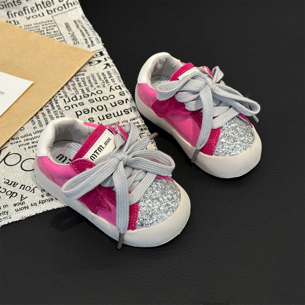 Athletic Outdoor Childrens board shoes Spring and Autumn new style girls star shoes boys sports shoes baby soft soled walking shoes 0-1-2 year old bab