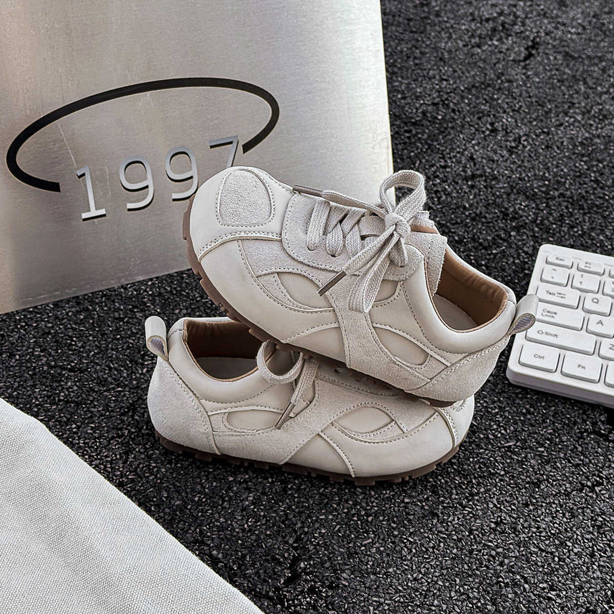 Athletic Outdoor Childrens moral training shoes 2025 spring edition Korean version for boys and girls board shoes childrens sports shoes baby soft sol