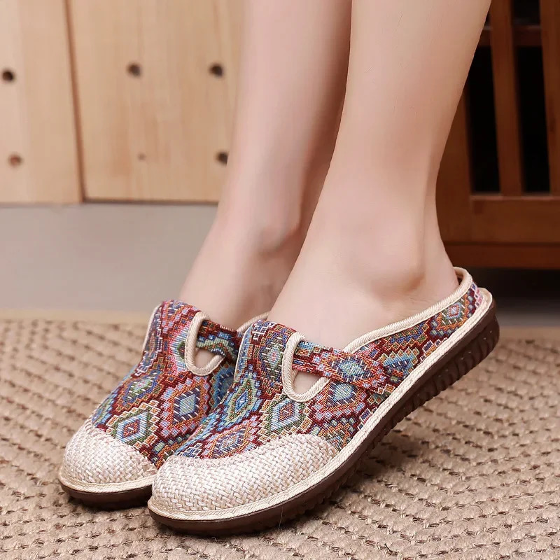 Womens Non-slip Cloth Shoes Summer Breathable Linen Sandals and Slippers Womens Outerwear Soft Bottom Baotou Slippers 250327