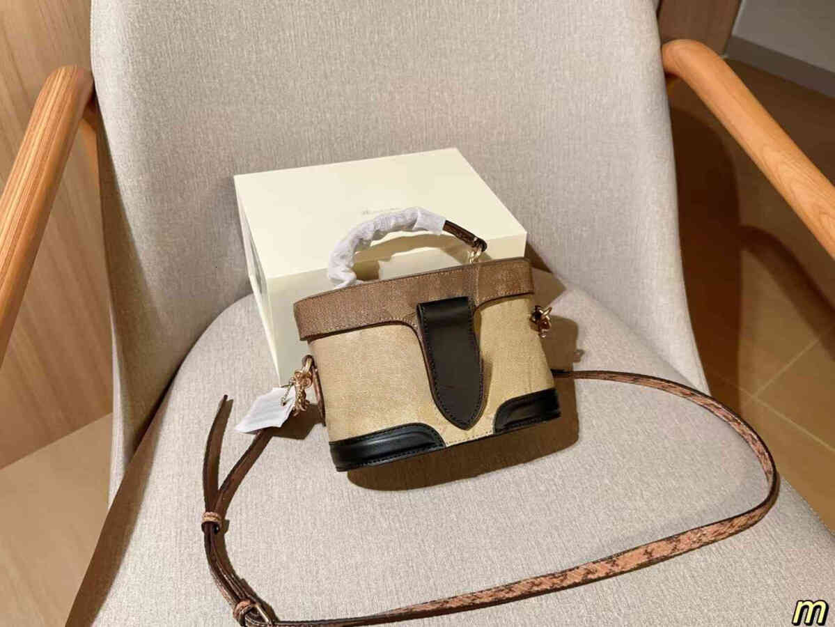 Designer Diana Totes Bag Women Luxurys Bamboo Tote Bags Mens Shopping Bag Handbags Crossbody Shoulder Bag Wallet Clutch Woman Purse 2212211D f56