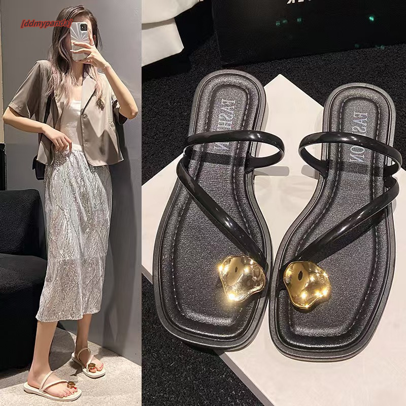 Clip toed slippers women 2025 new summer look white and luxurious, wearing fairy style fake French sandals for outerwear ddmypanda
