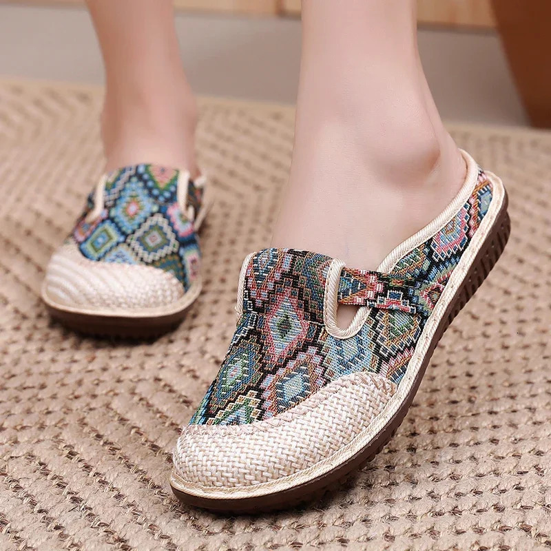 Womens Non-slip Cloth Shoes Summer Breathable Linen Sandals and Slippers Womens Outerwear Soft Bottom Baotou Slippers 250327