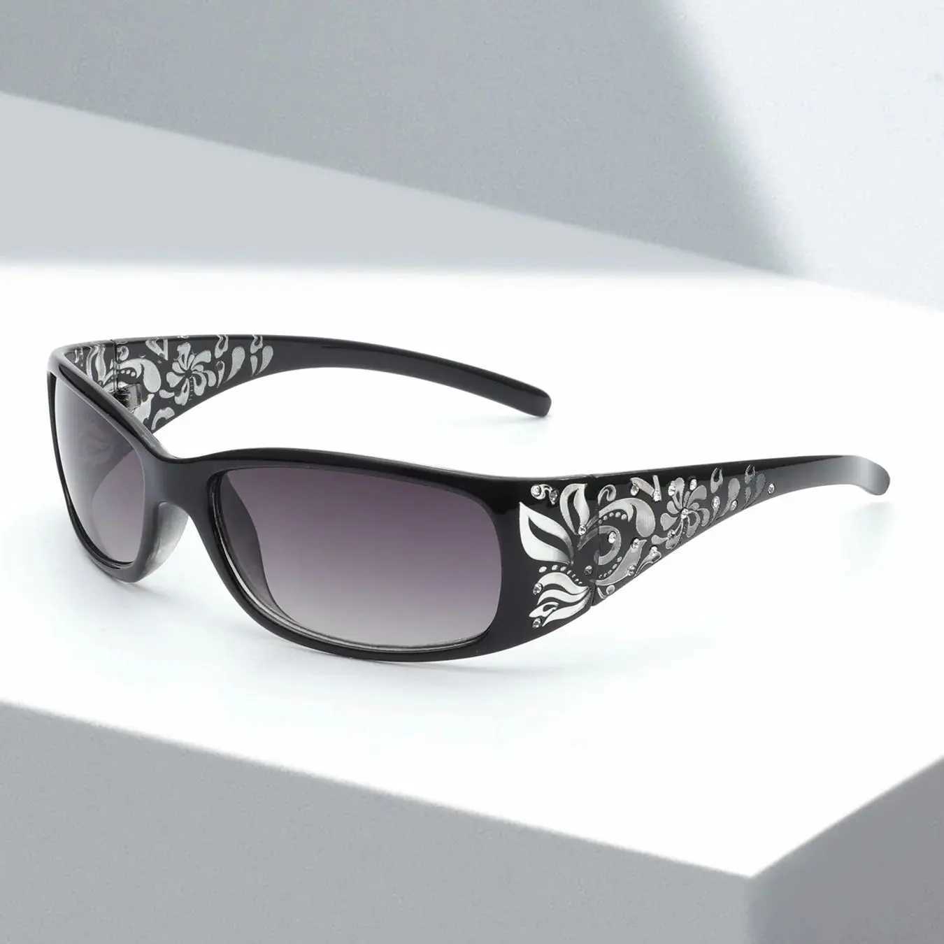 Fashionable New Y2K Womens Pattern Relief Square Small Frame Sunglasses Vintage Style Elegant Summer Vacation Beach Glasses W250315