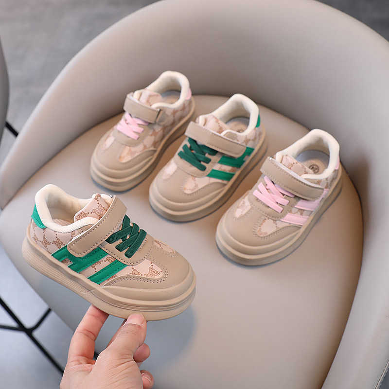 Athletic Outdoor Female baby walking shoes 2025 Spring and Autumn new baby shoes soft soled toe wrapped airplane shoes 1-3 year old boys board shoesY2