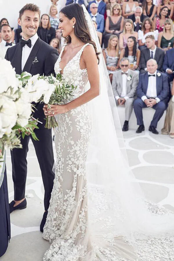 Bohemian Lace Mermaid Wedding Dresses Backless V-Neck Straps Long Beach Bridal Gown 2025 Summer Vestido De Novia Ivory And Champagne
