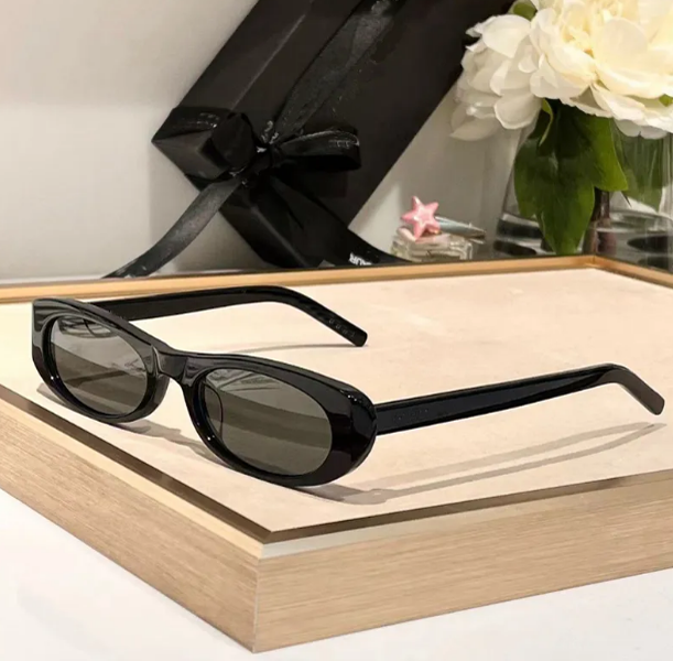 luxury Designer sunglasses Spicy girl style sunglasses for women Sexy Travel Glasses trend men gift glasses Beach shading UV protection polarized glasses good box