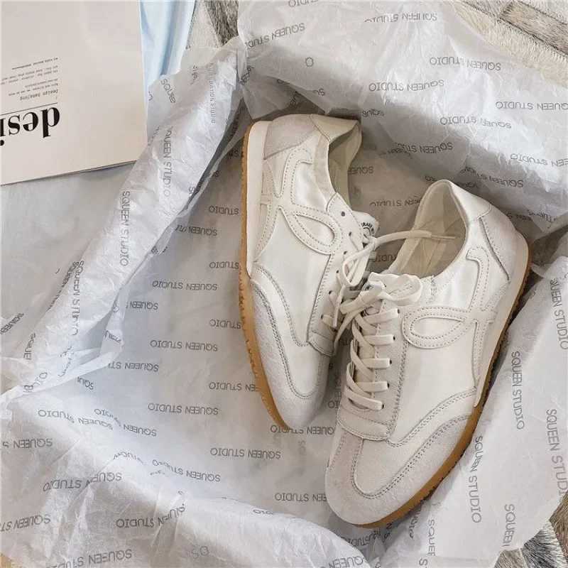 Comfortable and breathable casual apartment Nichevintage womens shoes lightweight classic sneakers for summer 2024 Y250315