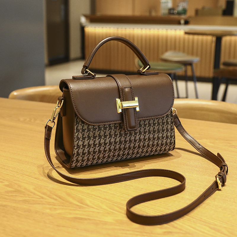Korean Version Handbag 2024 New Fashionable And Versatile High Appearance Commuting Shoulder Crossbody For Women Small Square Bag
