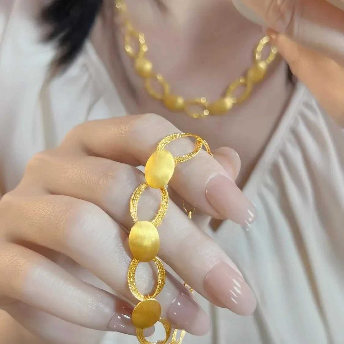 24K yellow gold 9999 real gold Retro light and shadow silk halo brushed craftsmanship interlocking oval gold necklace braceletXJ250315